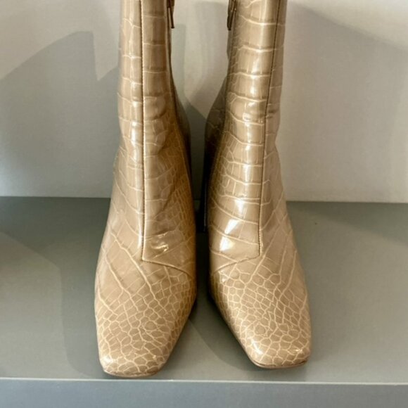 Like NEW! Beautiful Vera Moda nude ankle bootie with zipper size 7 - Picture 11 of 12